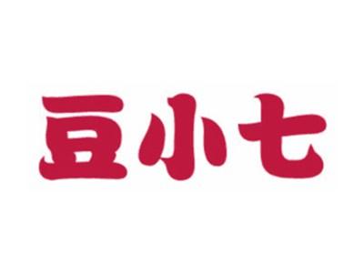 豆小七